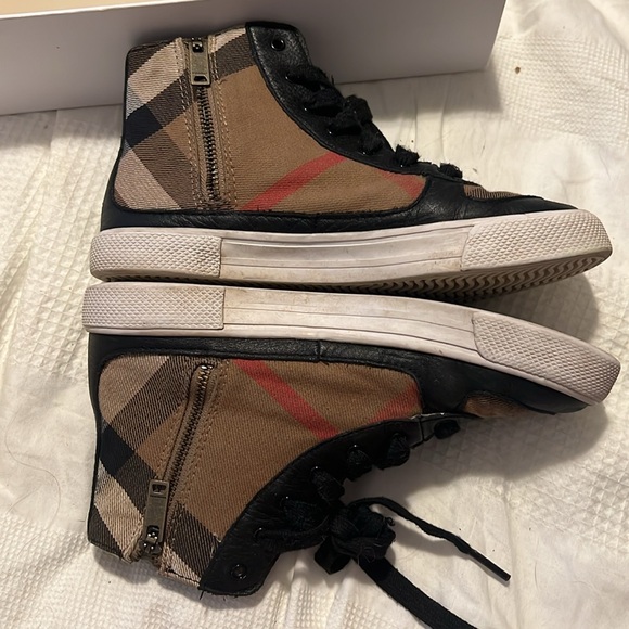 Burberry high tops - Picture 3 of 6